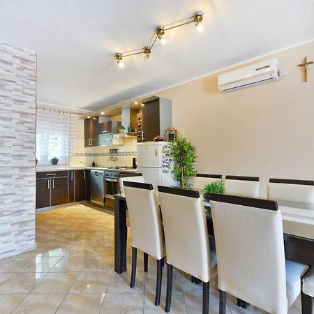 Holiday House Meri, 5+2, Benkovac Exterior photo